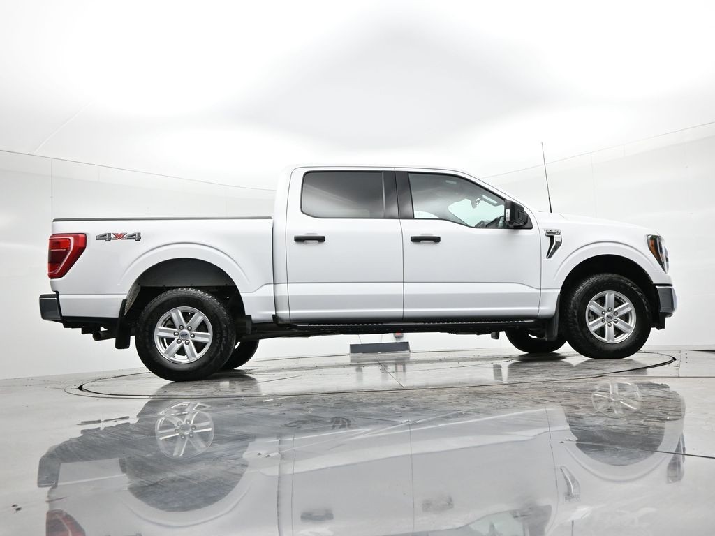 Ford F-150 Vehicle Full-screen Gallery Image 24