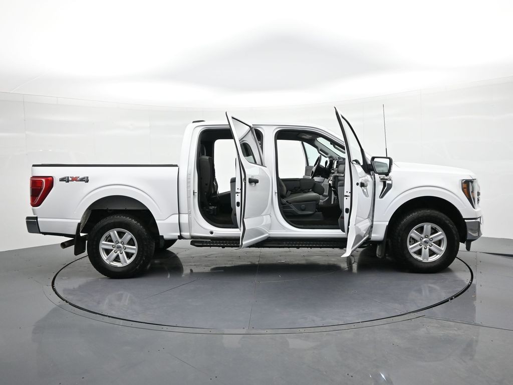 Ford F-150 Vehicle Full-screen Gallery Image 25