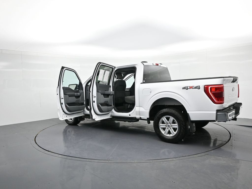 Ford F-150 Vehicle Full-screen Gallery Image 26