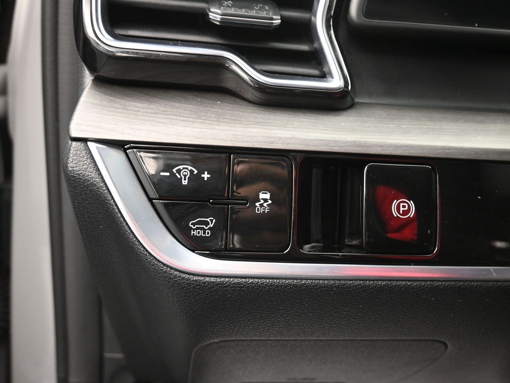 Kia Sportage Vehicle Full-screen Gallery Image 15