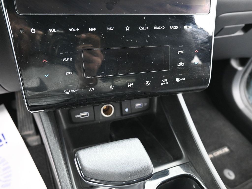 Hyundai Santa Cruz Vehicle Full-screen Gallery Image 12