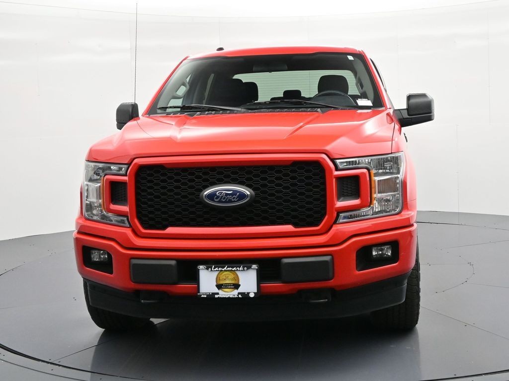 Ford F-150 Vehicle Full-screen Gallery Image 3
