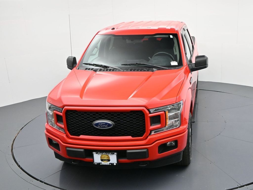 Ford F-150 Vehicle Full-screen Gallery Image 16