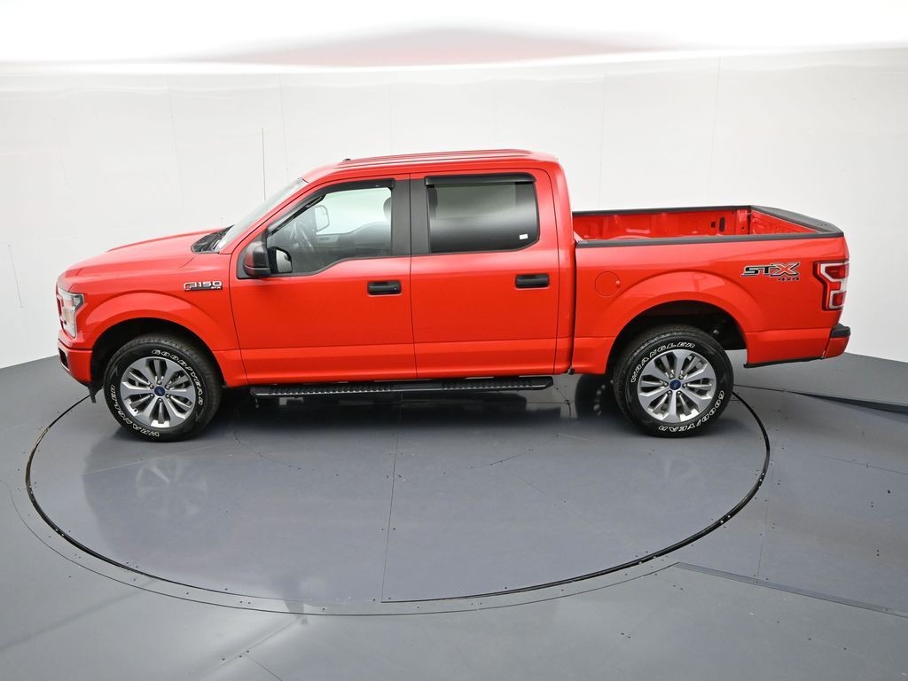 Ford F-150 Vehicle Full-screen Gallery Image 18