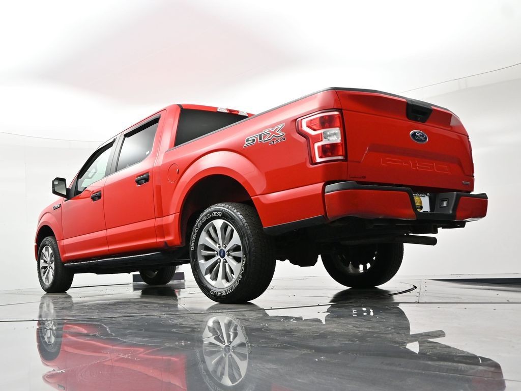 Ford F-150 Vehicle Full-screen Gallery Image 19