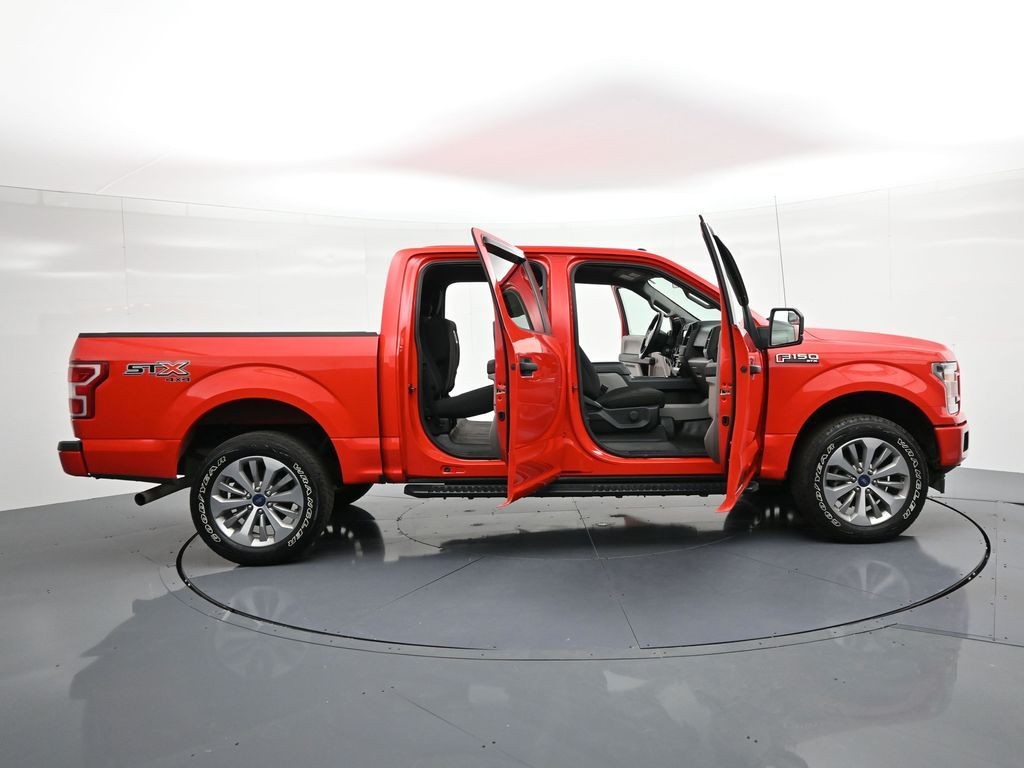 Ford F-150 Vehicle Full-screen Gallery Image 23