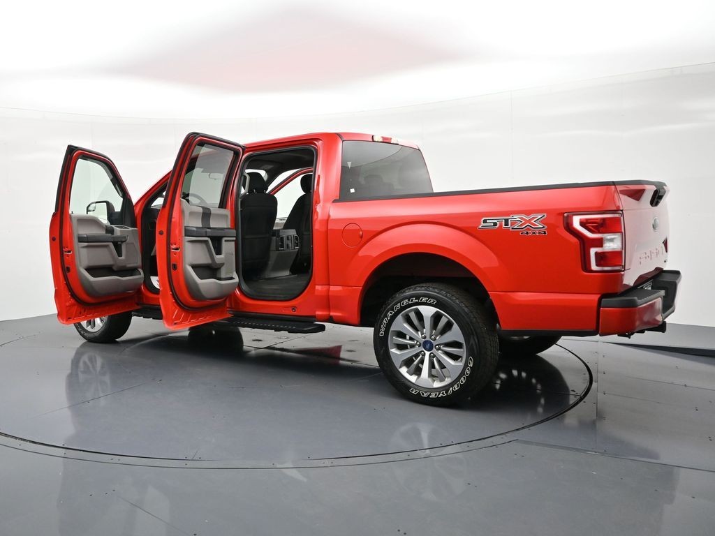 Ford F-150 Vehicle Full-screen Gallery Image 24