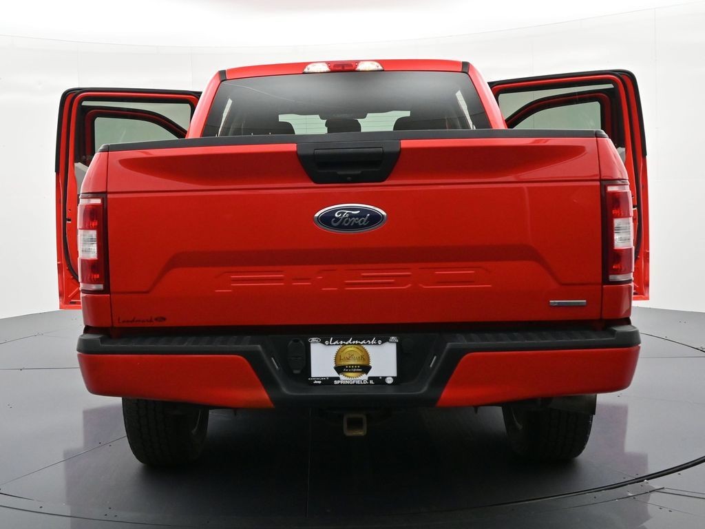Ford F-150 Vehicle Full-screen Gallery Image 26