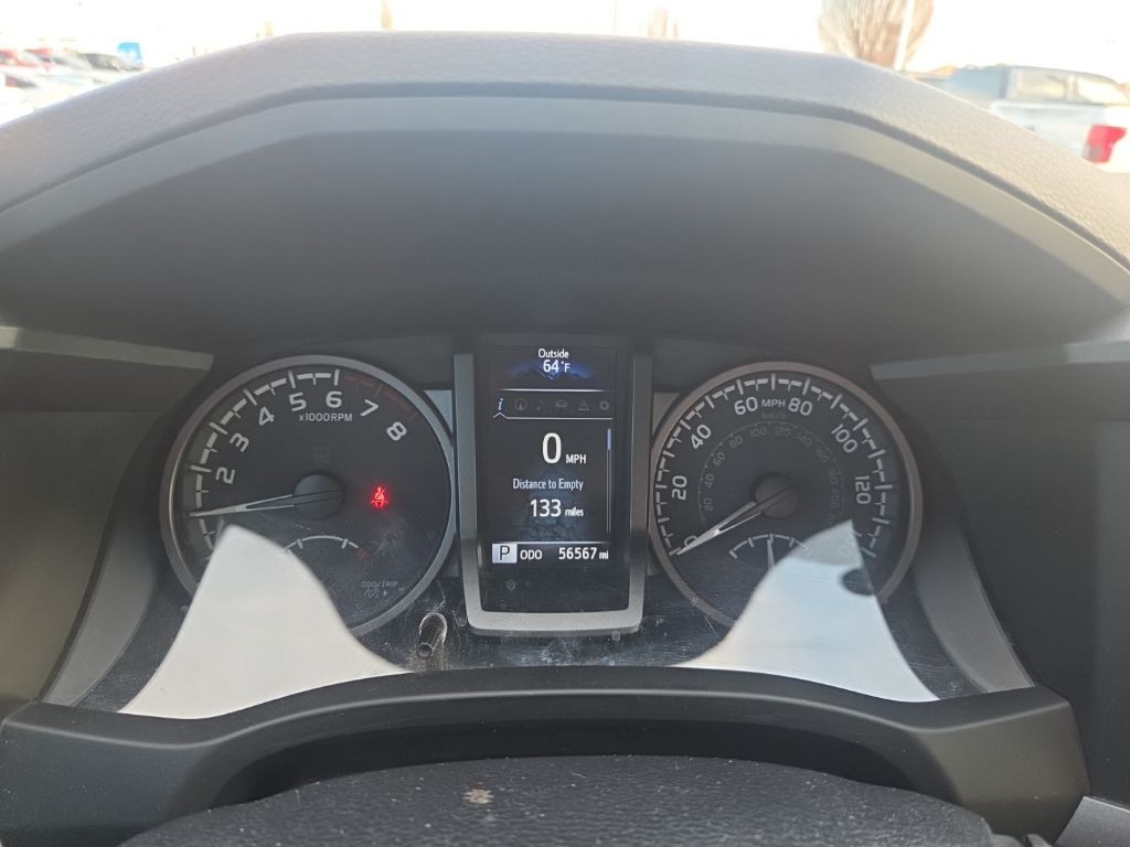 Toyota Tacoma 4WD Vehicle Full-screen Gallery Image 11