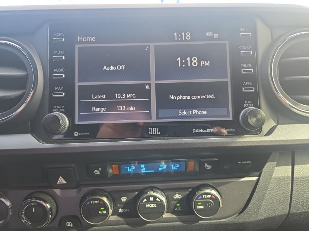 Toyota Tacoma 4WD Vehicle Full-screen Gallery Image 14