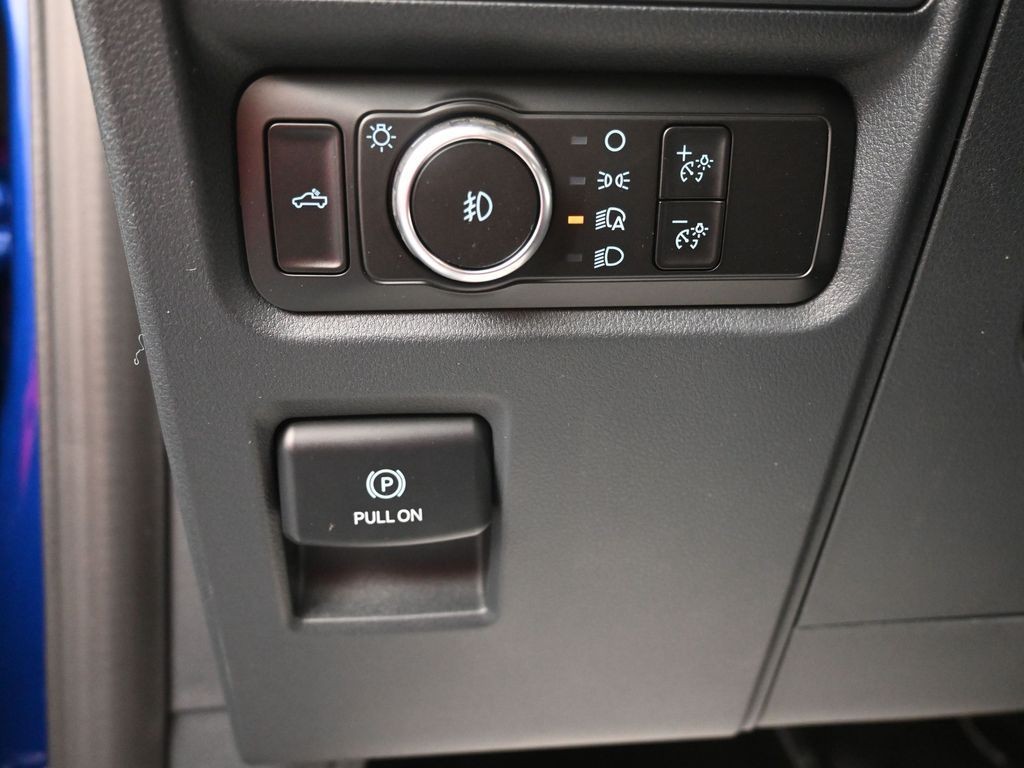 Ford F-150 Vehicle Full-screen Gallery Image 13