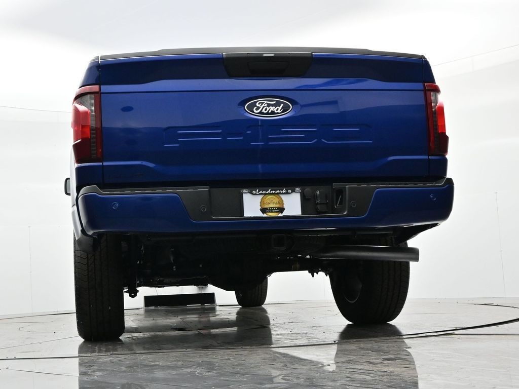 Ford F-150 Vehicle Full-screen Gallery Image 25