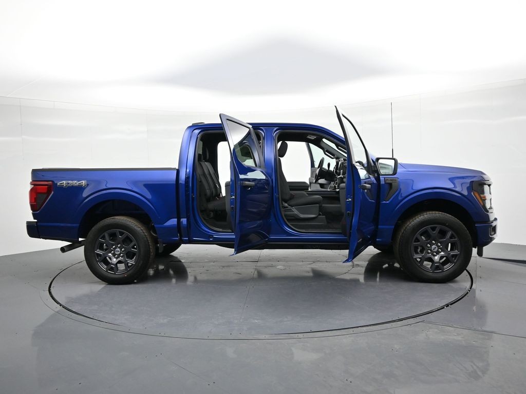 Ford F-150 Vehicle Full-screen Gallery Image 28