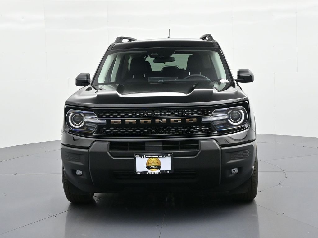 Ford Bronco Sport Vehicle Full-screen Gallery Image 3