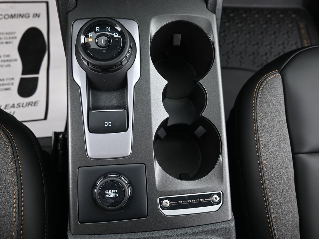 Ford Bronco Sport Vehicle Full-screen Gallery Image 12