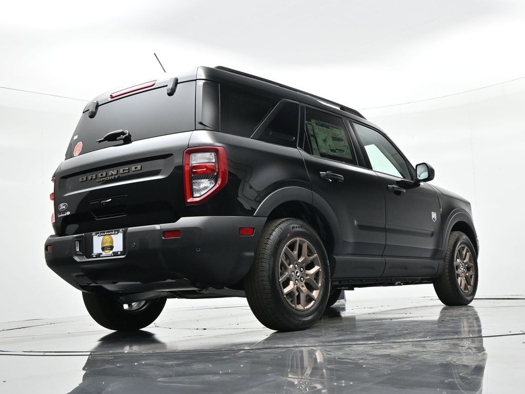 Ford Bronco Sport Vehicle Full-screen Gallery Image 23