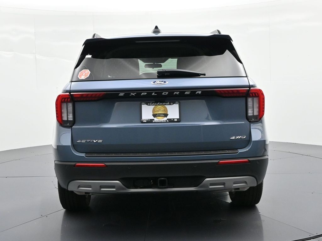 Ford Explorer Vehicle Full-screen Gallery Image 7