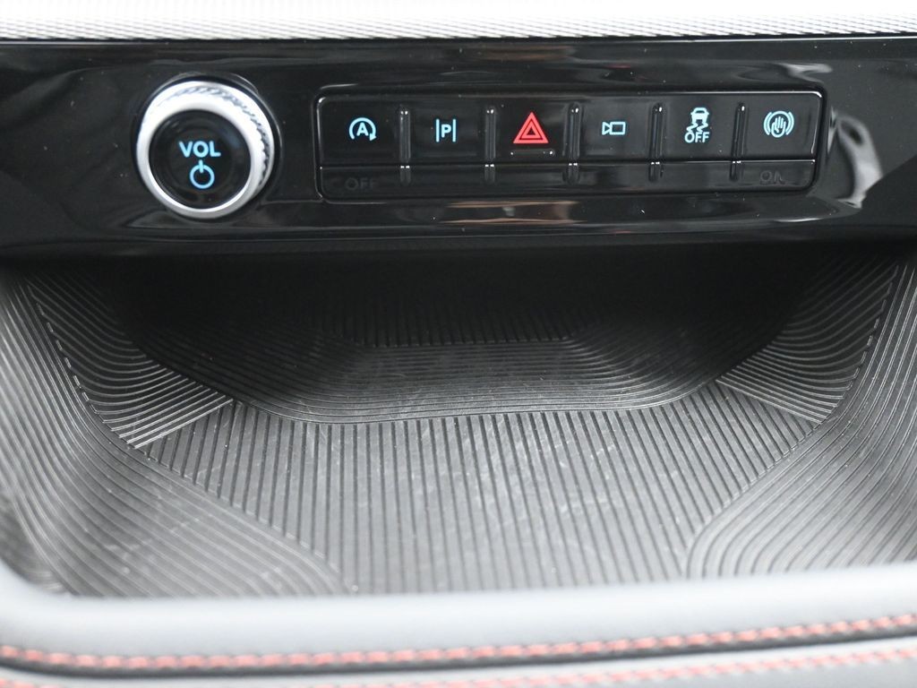 Ford Explorer Vehicle Full-screen Gallery Image 13