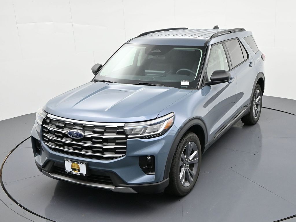 Ford Explorer Vehicle Full-screen Gallery Image 25