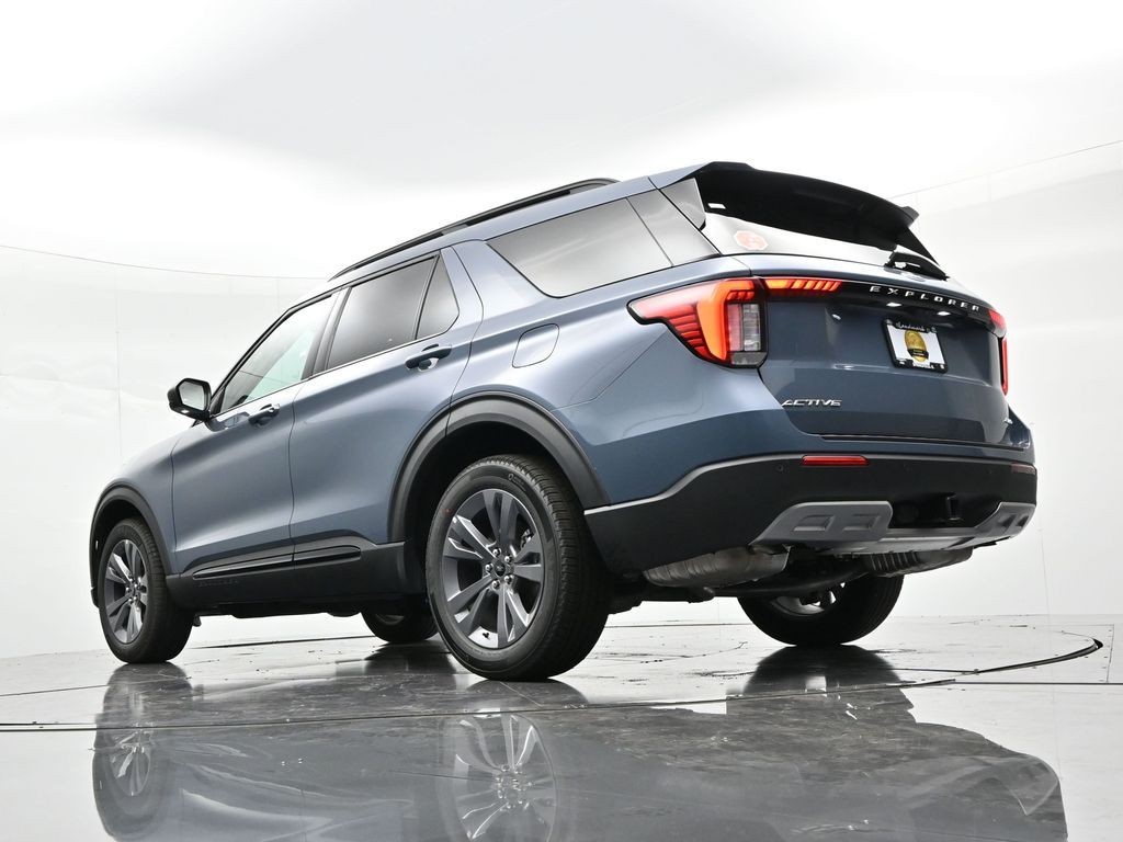 Ford Explorer Vehicle Full-screen Gallery Image 27