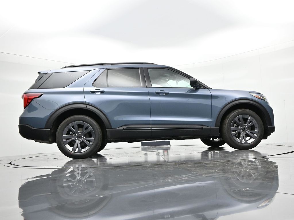 Ford Explorer Vehicle Full-screen Gallery Image 30