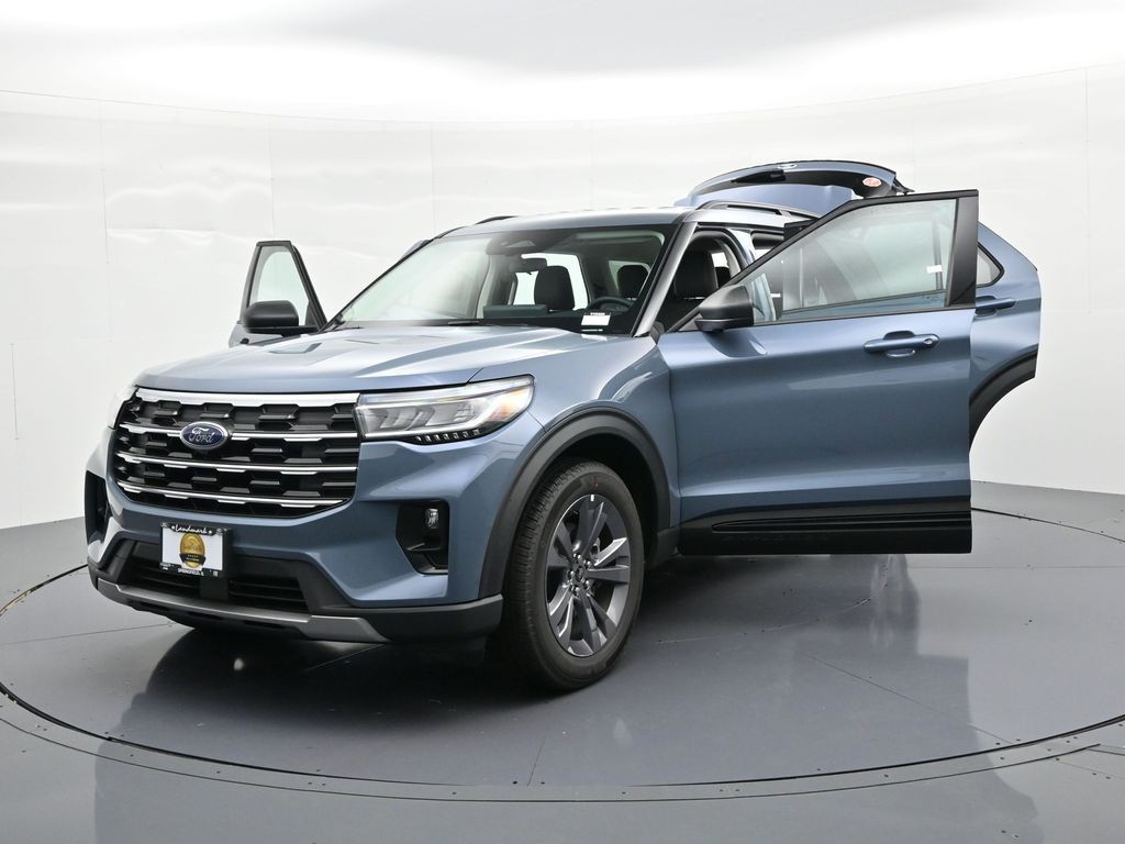 Ford Explorer Vehicle Full-screen Gallery Image 33