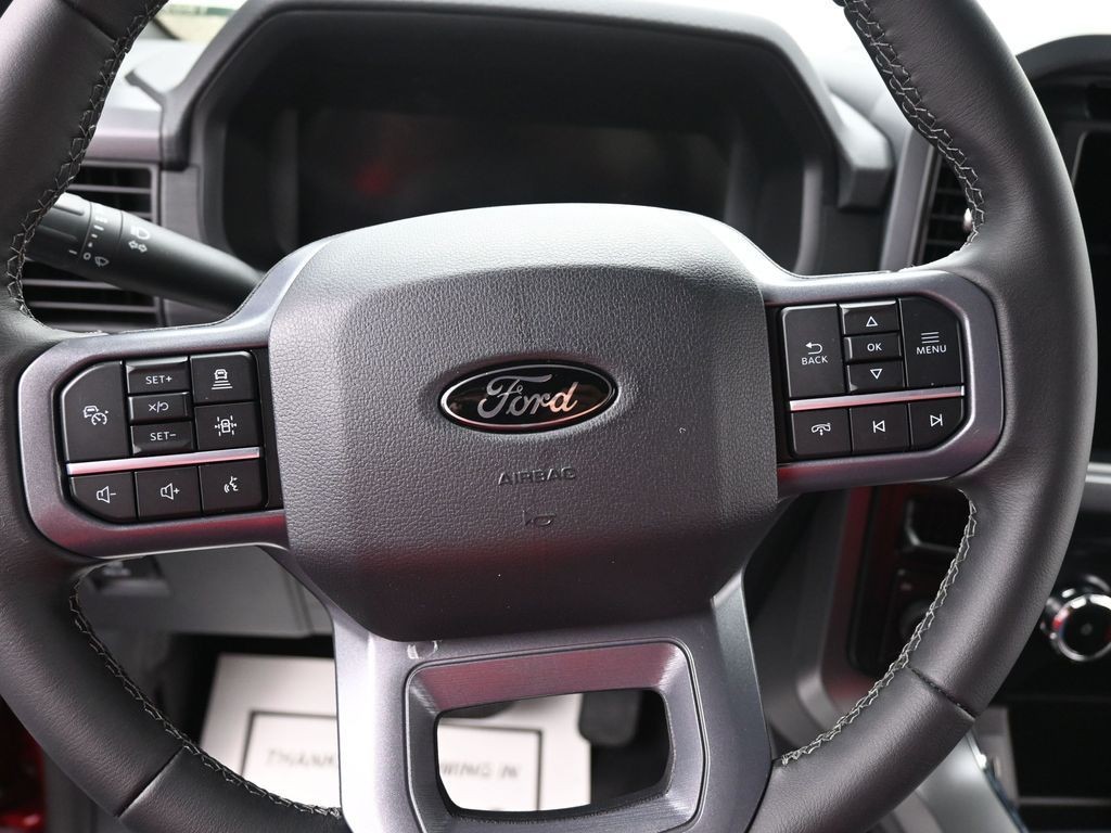 Ford F-150 Vehicle Full-screen Gallery Image 15