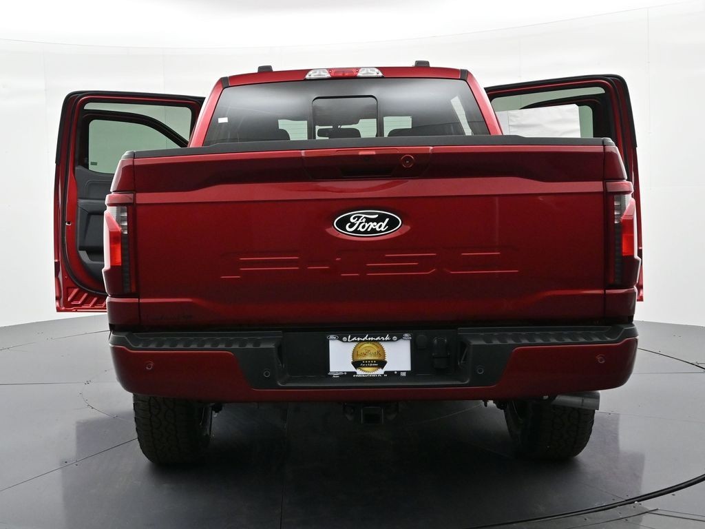 Ford F-150 Vehicle Full-screen Gallery Image 31