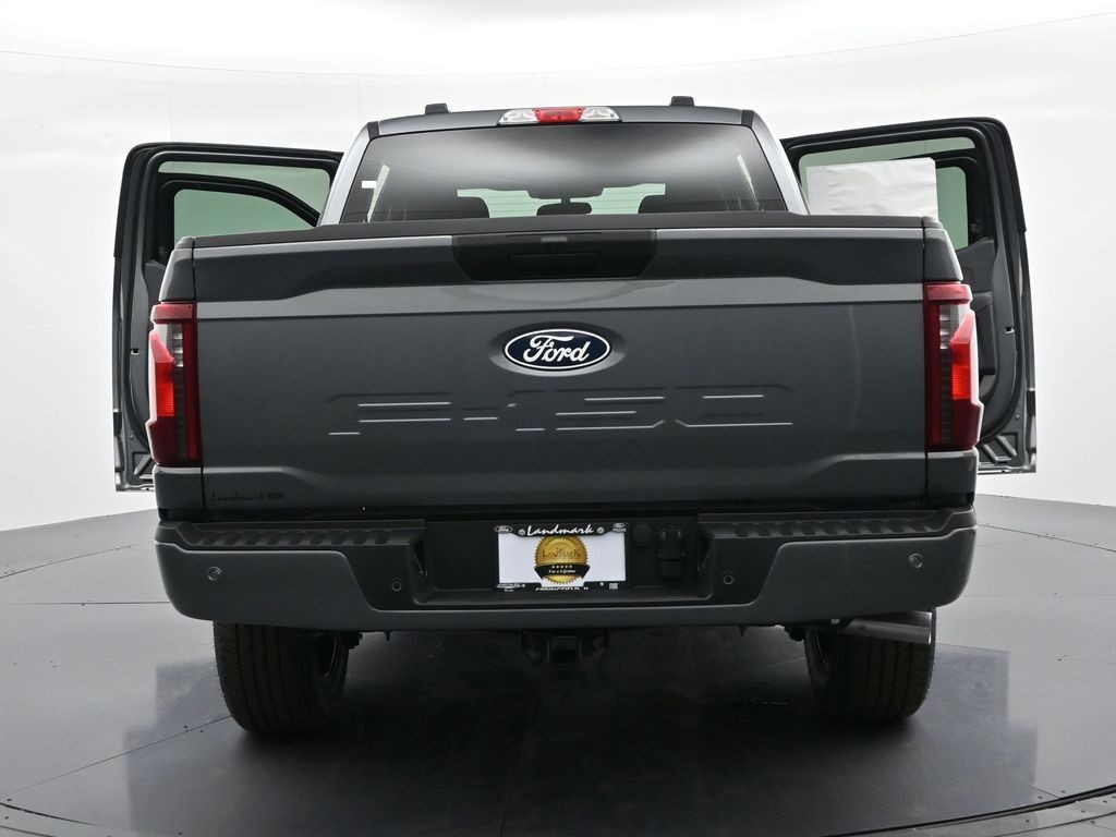 Ford F-150 Vehicle Full-screen Gallery Image 31