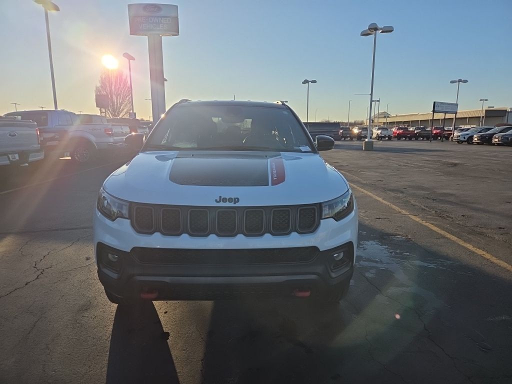 Jeep Compass Vehicle Full-screen Gallery Image 8