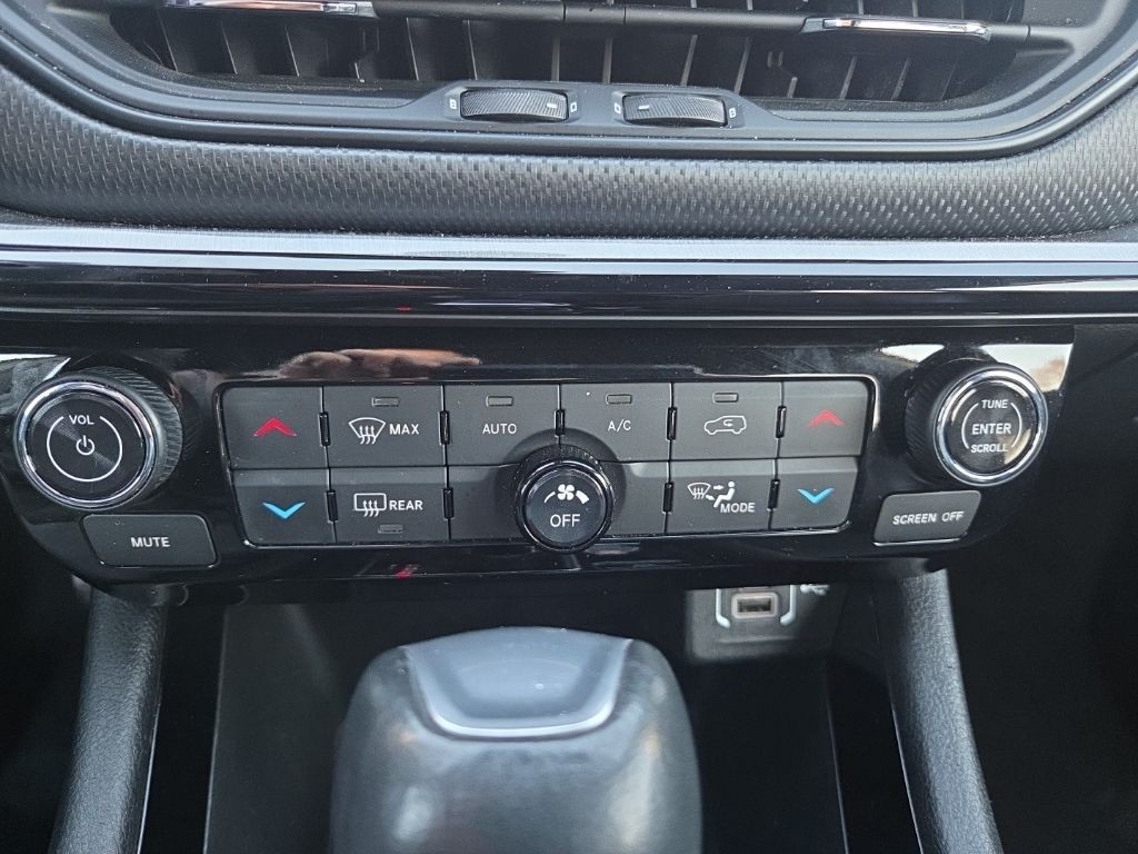 Jeep Compass Vehicle Full-screen Gallery Image 15