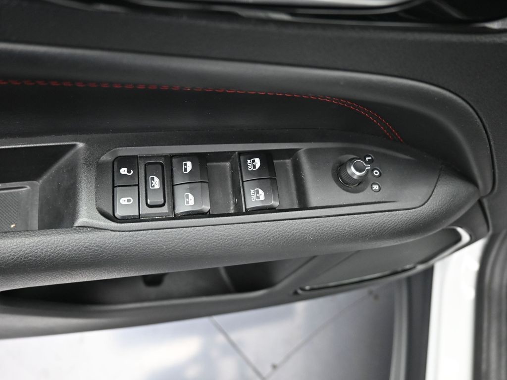 Jeep Compass Vehicle Full-screen Gallery Image 18