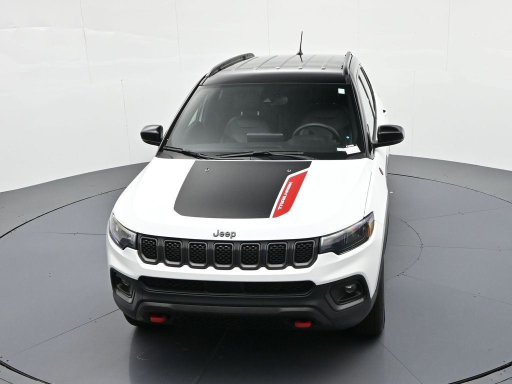 Jeep Compass Vehicle Full-screen Gallery Image 22