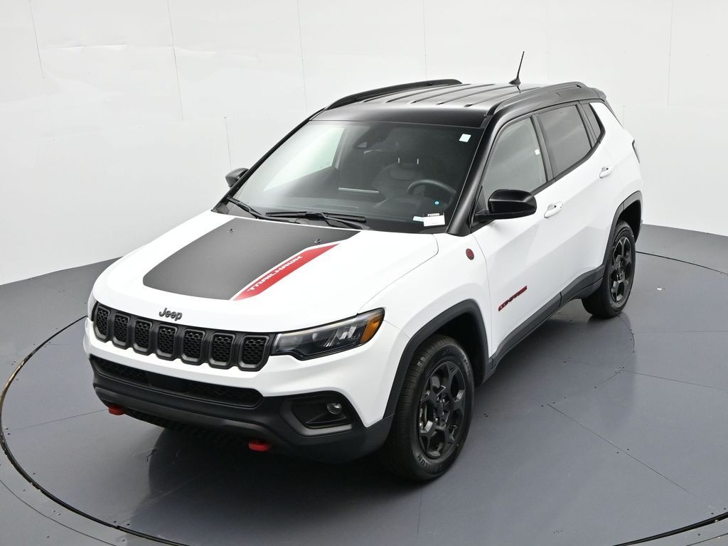 Jeep Compass Vehicle Full-screen Gallery Image 23