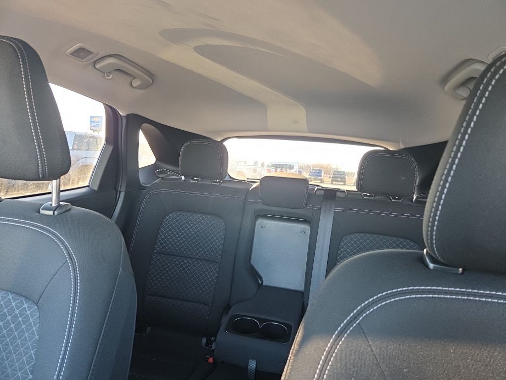 Ford Escape Vehicle Full-screen Gallery Image 16