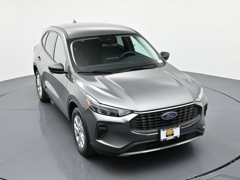 Ford Escape Vehicle Full-screen Gallery Image 18