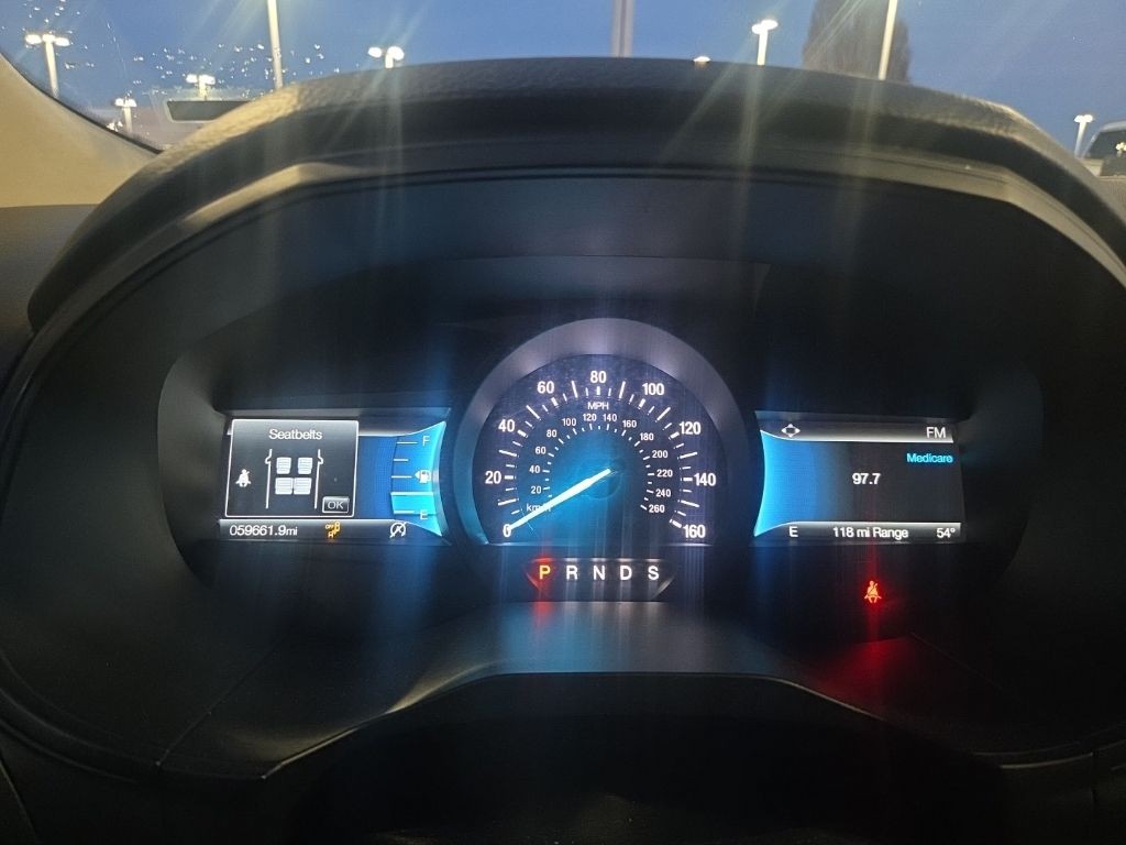 Ford Edge Vehicle Full-screen Gallery Image 10