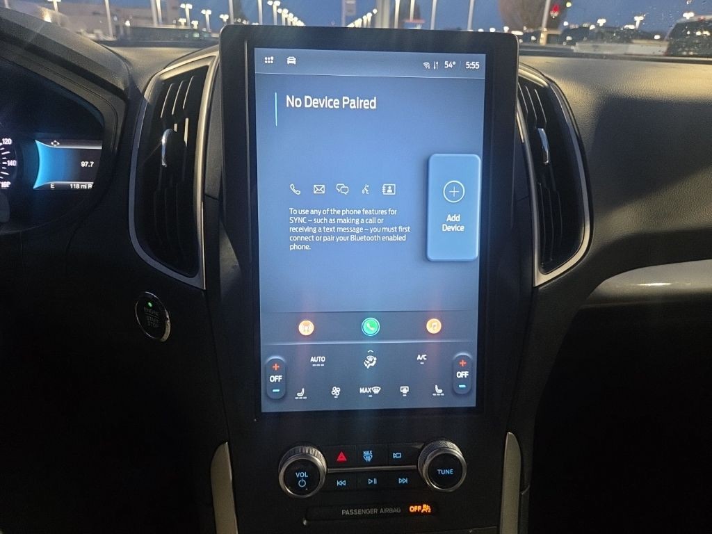 Ford Edge Vehicle Full-screen Gallery Image 12