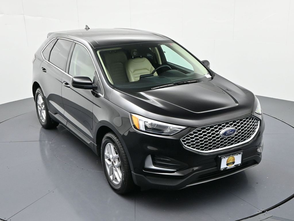 Ford Edge Vehicle Full-screen Gallery Image 17