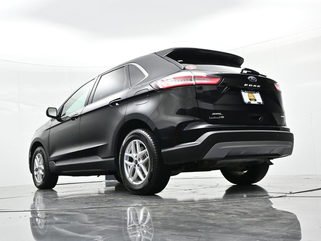 Ford Edge Vehicle Full-screen Gallery Image 21
