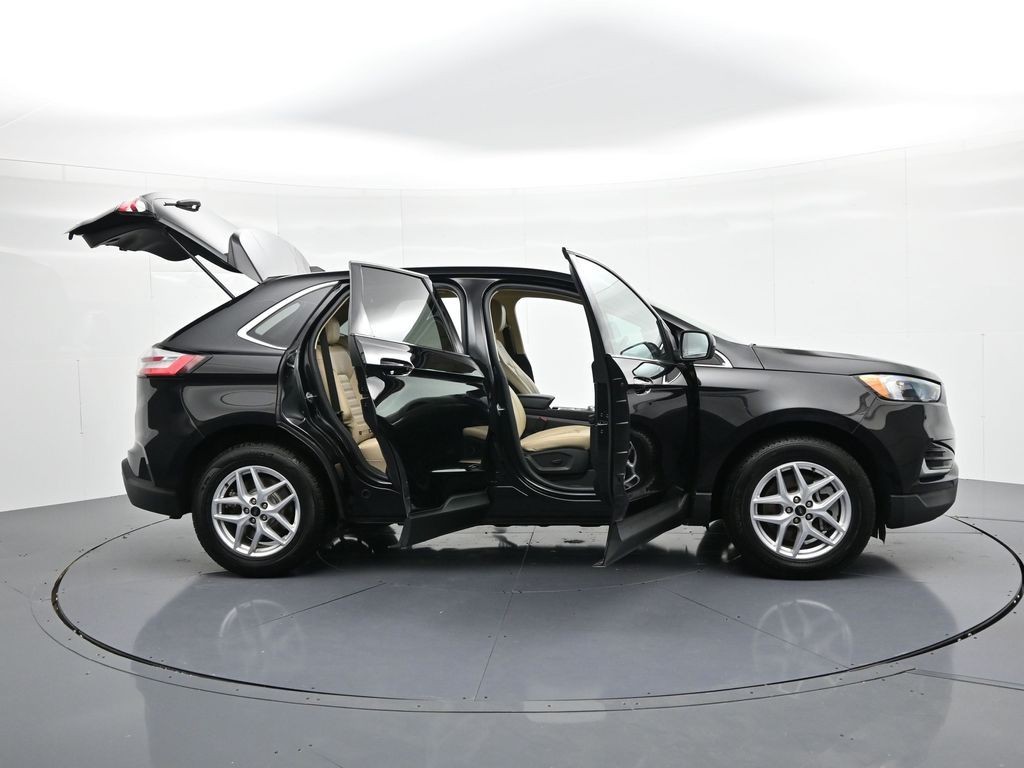 Ford Edge Vehicle Full-screen Gallery Image 25