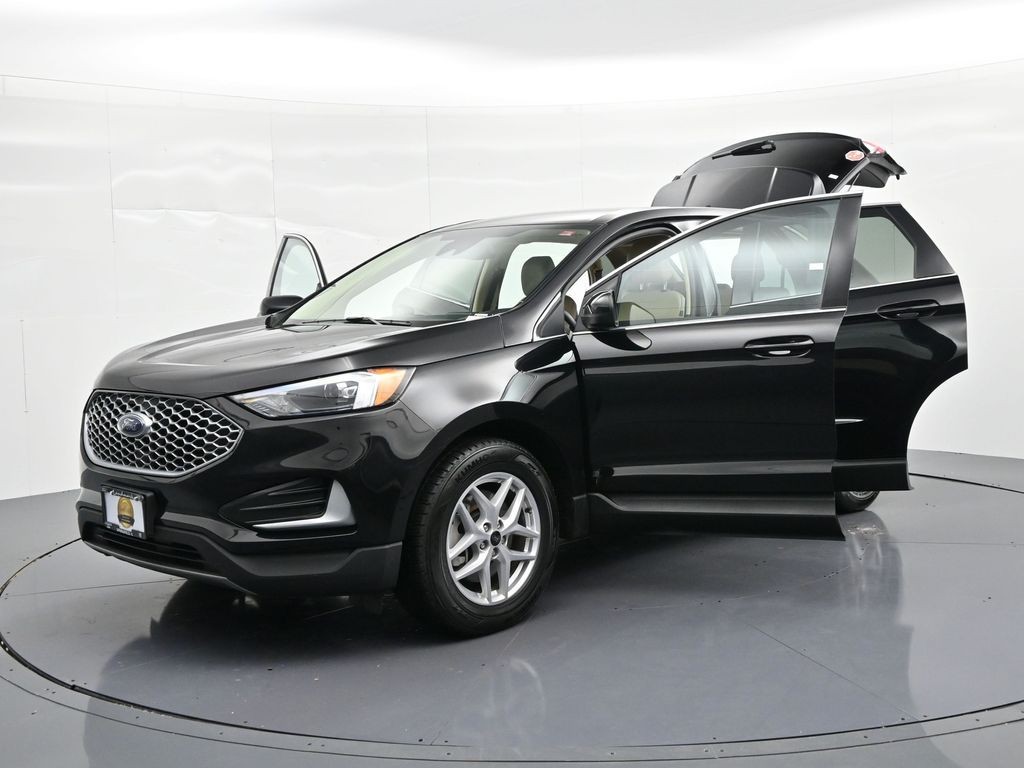 Ford Edge Vehicle Full-screen Gallery Image 27