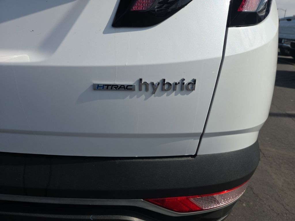 Hyundai Tucson Hybrid Vehicle Full-screen Gallery Image 6