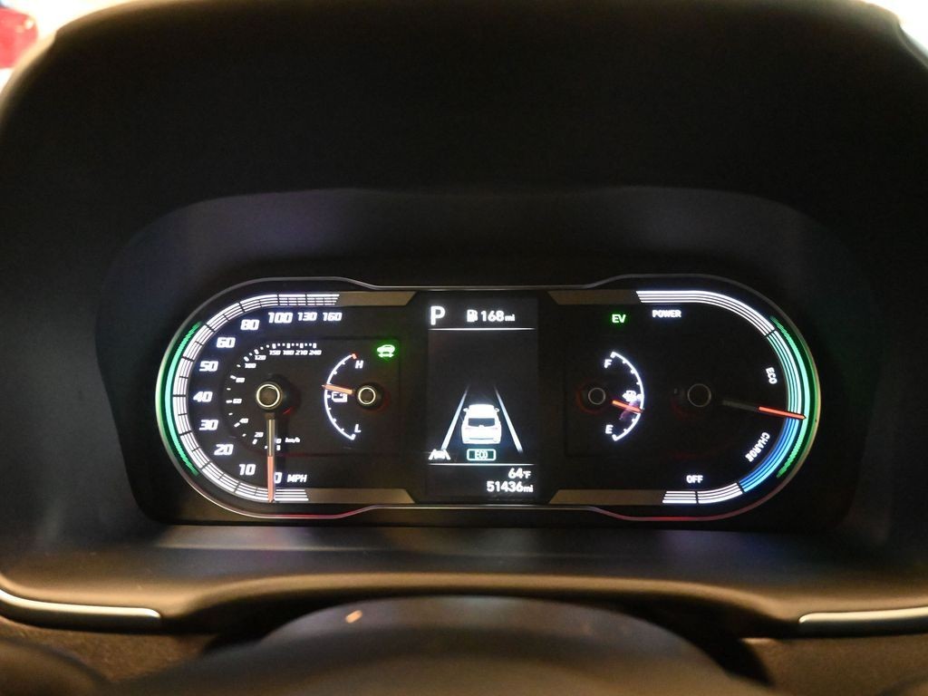 Hyundai Tucson Hybrid Vehicle Full-screen Gallery Image 10