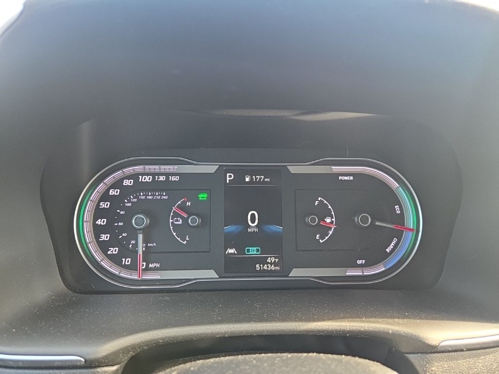 Hyundai Tucson Hybrid Vehicle Full-screen Gallery Image 11