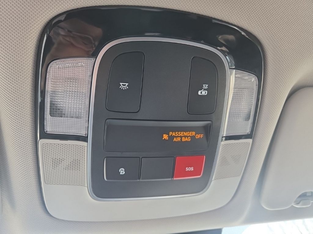 Hyundai Tucson Hybrid Vehicle Full-screen Gallery Image 17