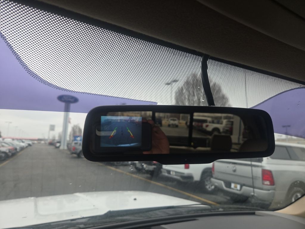 Ford Super Duty F-250 SRW Vehicle Full-screen Gallery Image 16