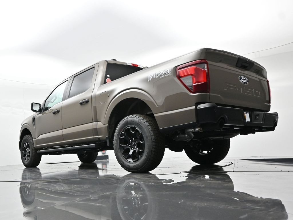 Ford F-150 Vehicle Full-screen Gallery Image 28