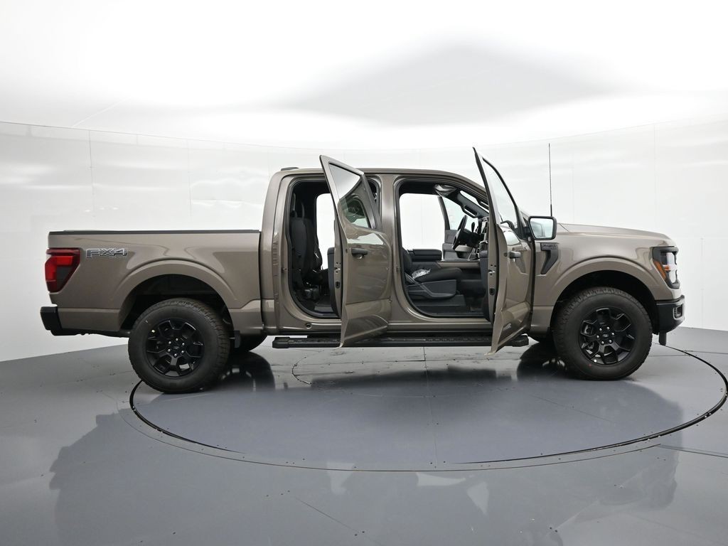 Ford F-150 Vehicle Full-screen Gallery Image 32