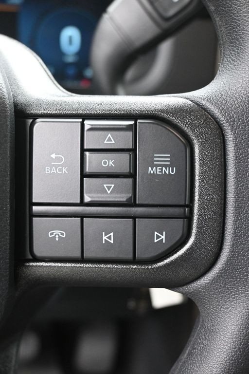 Ford F-150 Vehicle Full-screen Gallery Image 18